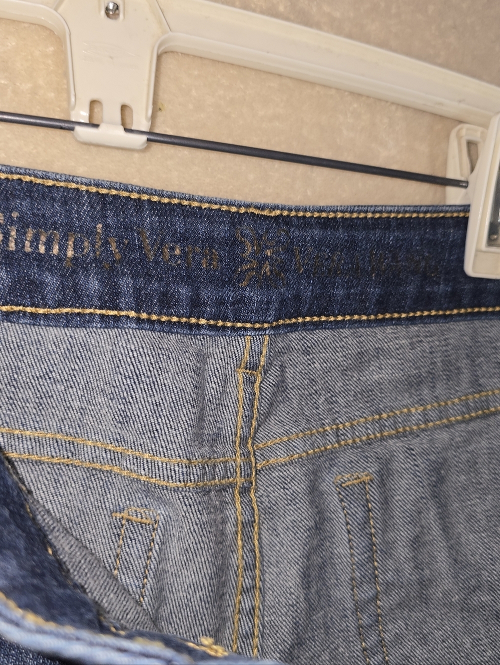 Simply Vera Vera Wang Straight Jeans Blue Size 6 Cuffed - Picture 5 of 10